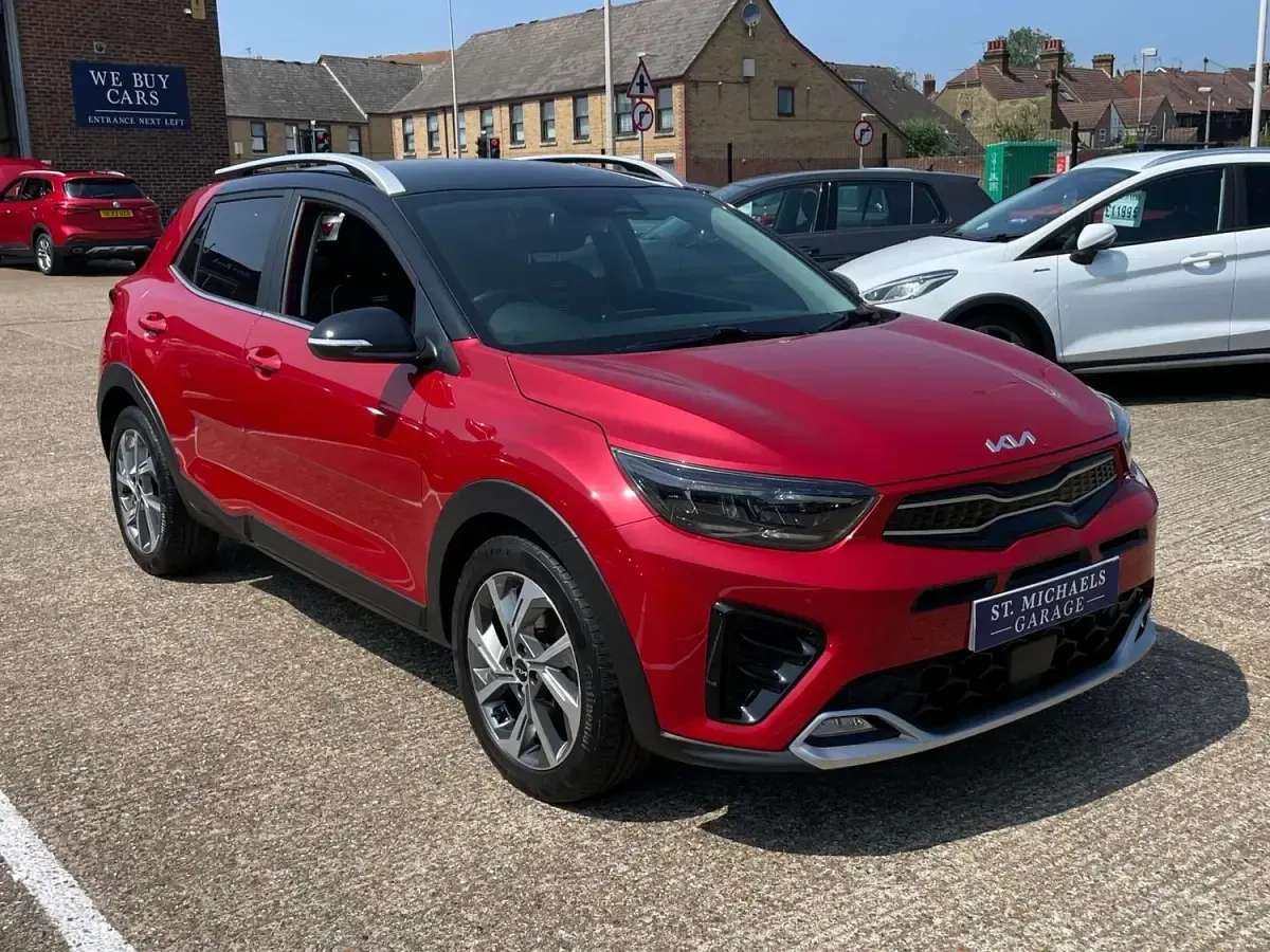Used Kia Stonic GT-Line S 118 HP (86 kW) 2022 Red SUV