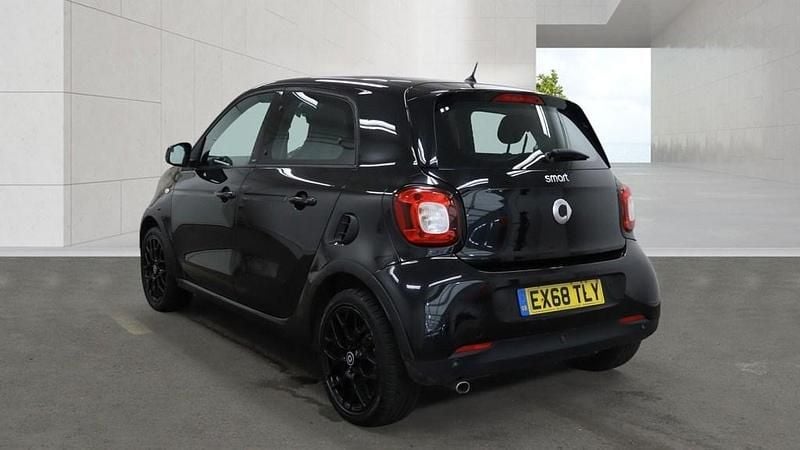 Used Smart ForFour Premium 71 HP (52 kW) 2018 Black Hatchback