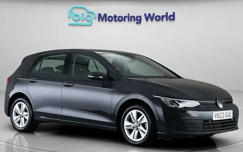 Used VW Golf VIII Life 150 HP (110 kW) 2023 Hatchback