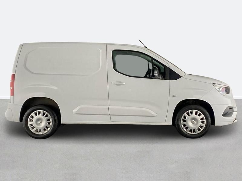 Used Vauxhall Combo 100 HP (73 kW) 2023 White Van