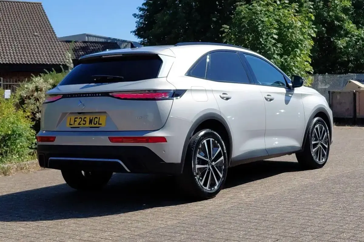 New DS Automobiles DS7 Crossback 129 HP (94 kW) 2025 Grey SUV