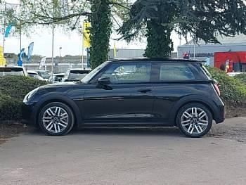 Used Mini Cooper Classic 204 HP (150 kW) 2024 Black Hatchback