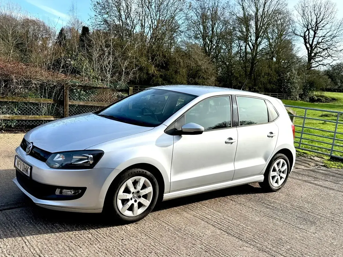 Used VW Polo 75 HP (55 kW) 2011 Silver Hatchback