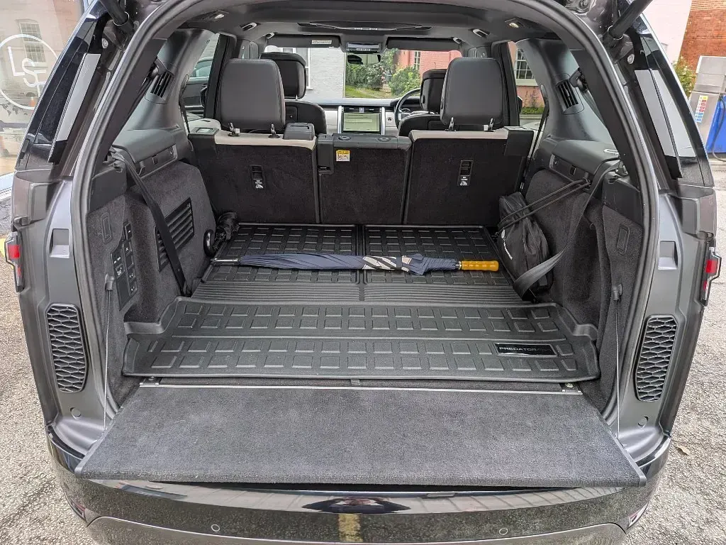 Used Land Rover Discovery HSE Dynamic 300 HP (220 kW) 2023 Grey SUV