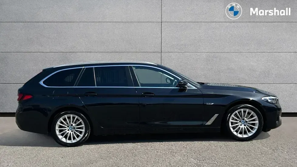 Used BMW 530e Comfort Edition 288 HP (211 kW) 2023 Black Estate