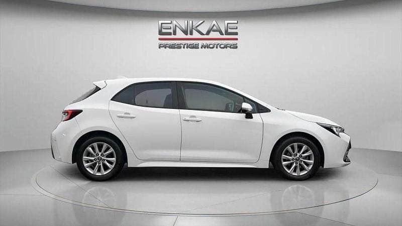 Used Toyota Corolla 140 HP (102 kW) 2024 White Hatchback