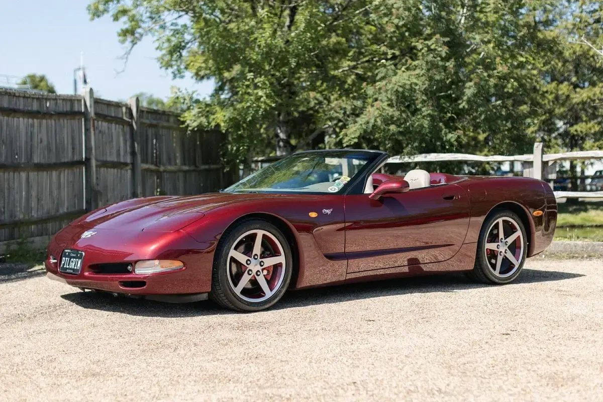 Used Chevrolet Corvette 560 HP (411 kW) 2003 Red Cabriolet