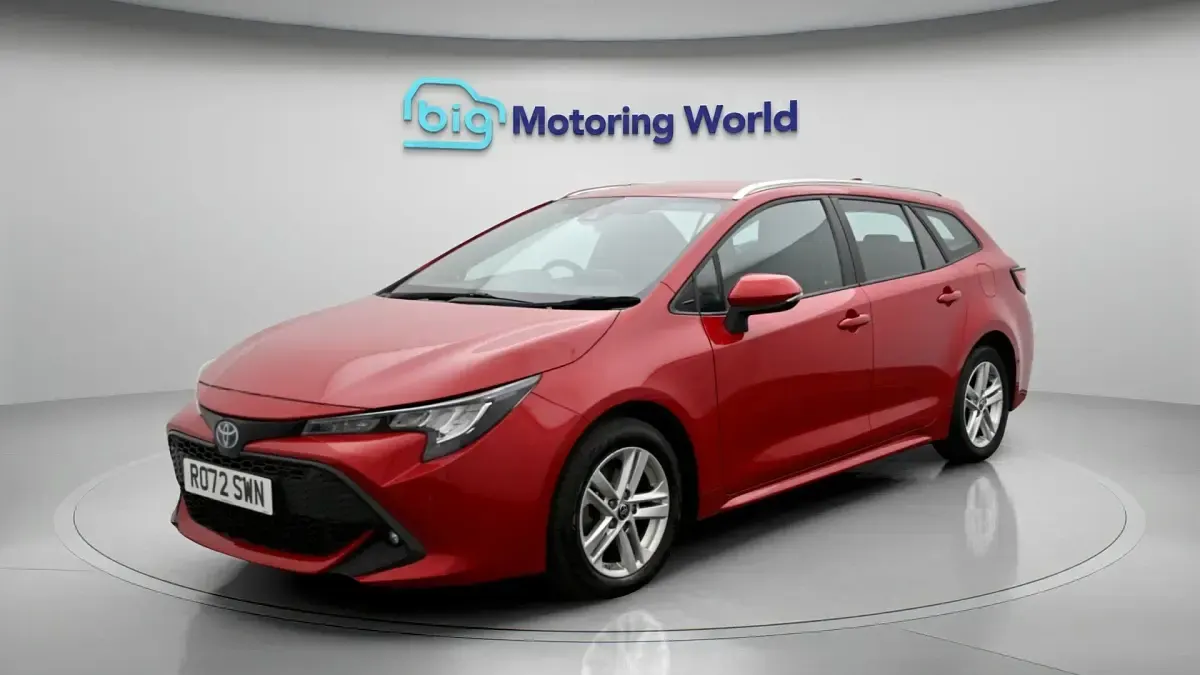 Used Toyota Corolla 122 HP (89 kW) 2023 Red Estate