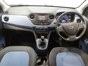 Used Hyundai i10 Premium 87 HP (63 kW) 2016 White Hatchback