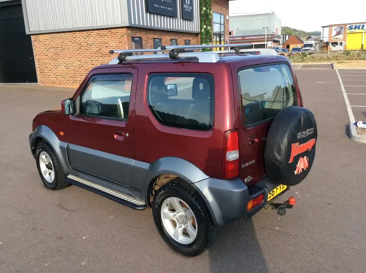 Used Suzuki Jimny 2006 Red SUV