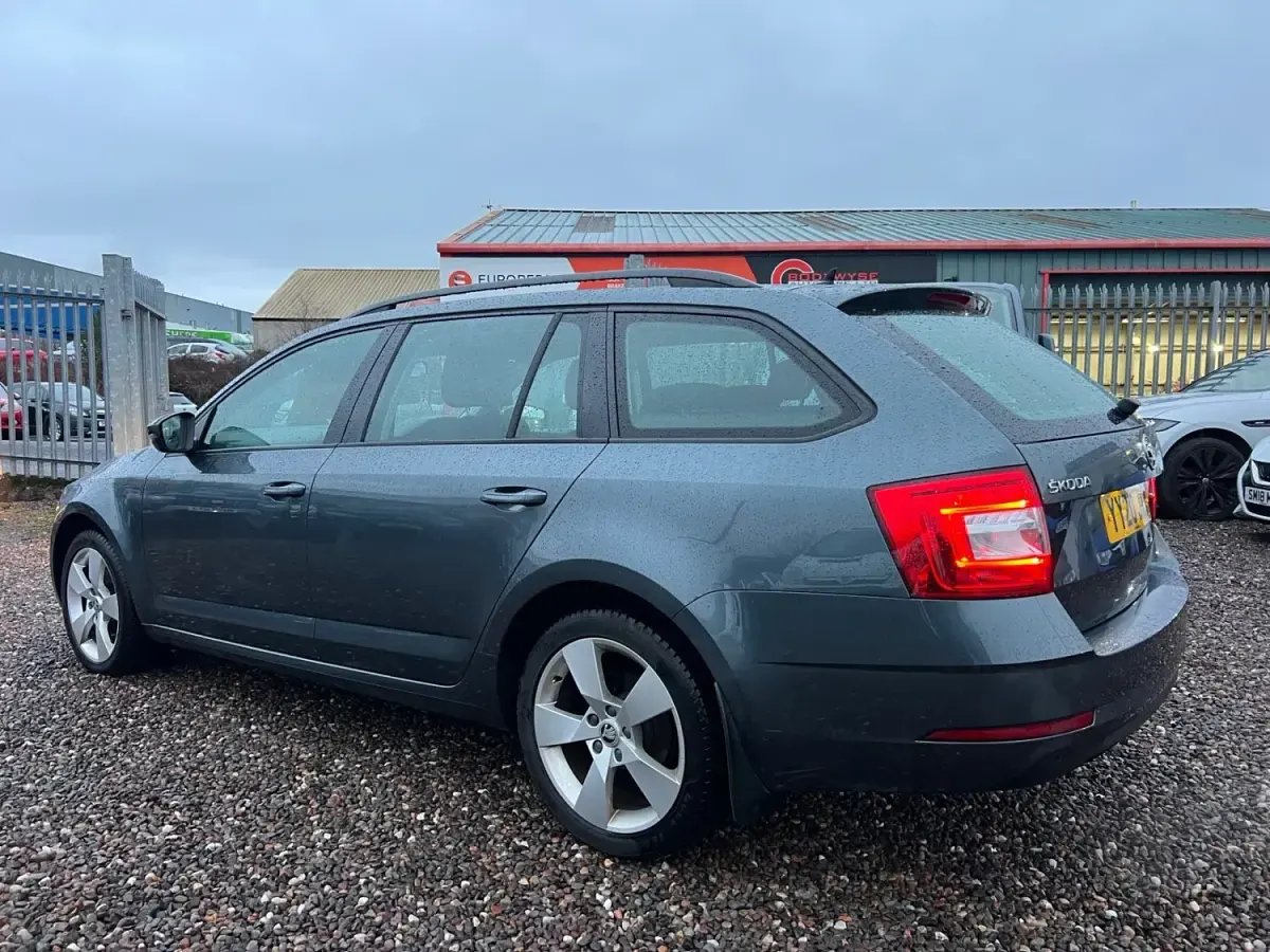 Second-hand Skoda Octavia Drive 150 CP (110 kW) 2020 Gri Break