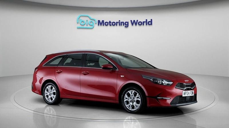 Used Kia Ceed 2024 Red Hatchback