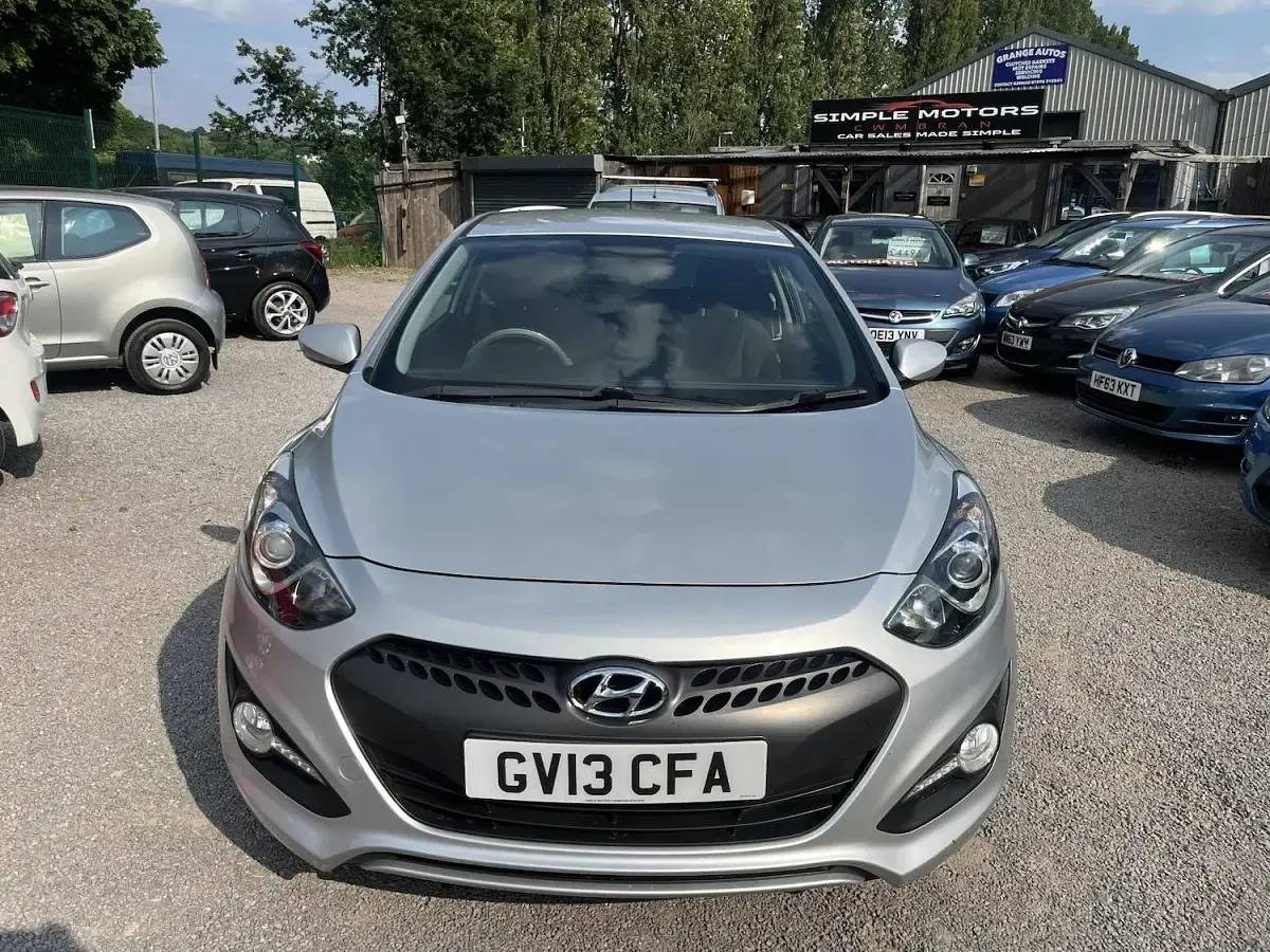 Used Hyundai i30 Active 100 HP (73 kW) 2013 Silver Hatchback