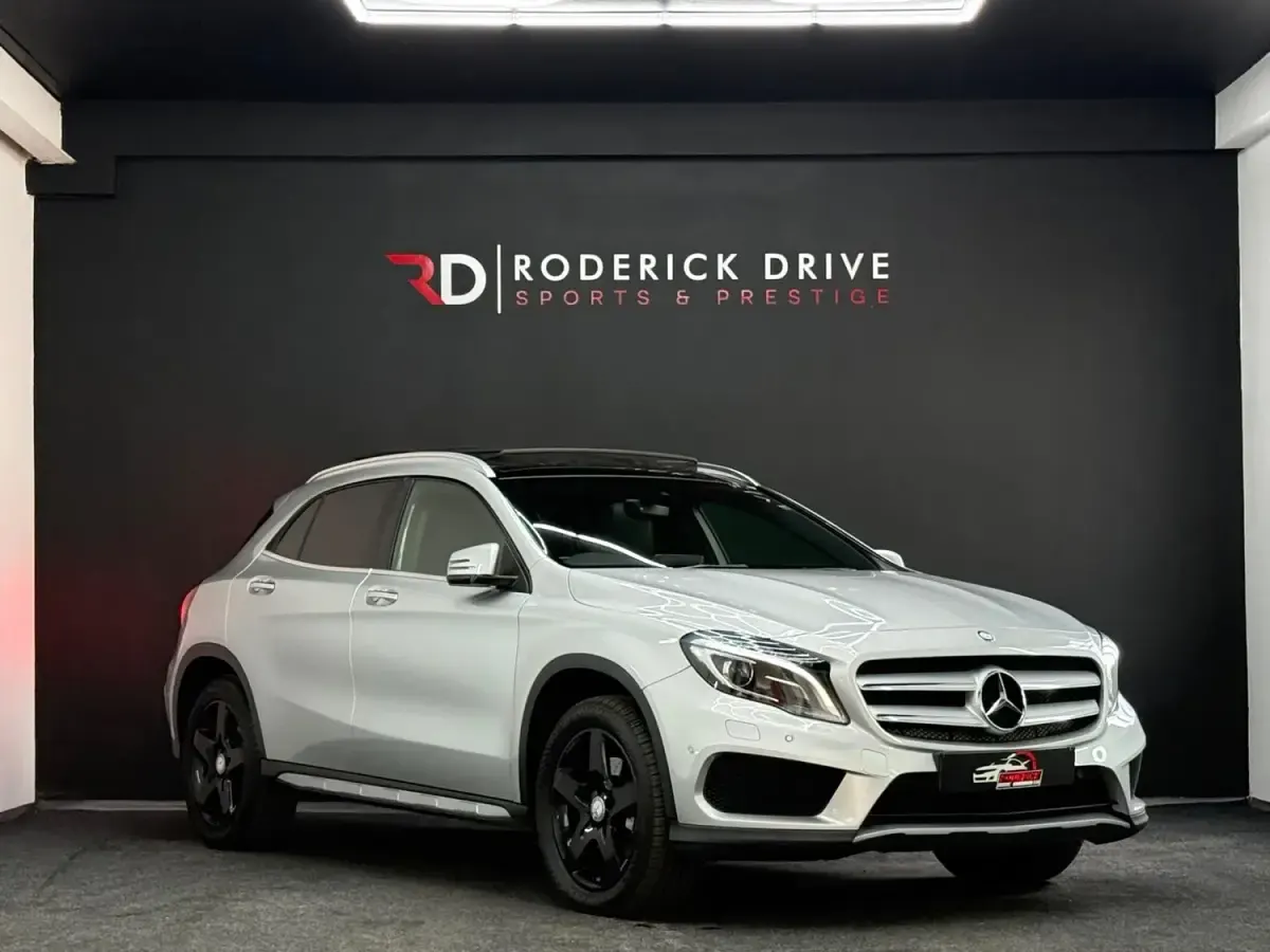 Käytetty Mercedes GLA220 AMG line 177 HP (130 kW) 2016 Hopea Katumaasturi