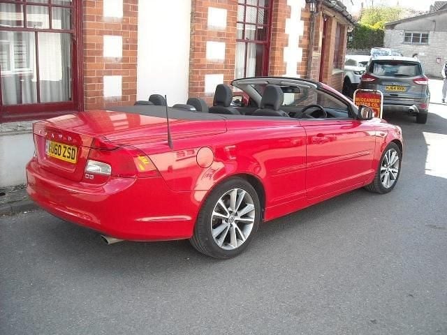 Used Volvo C70 SE 150 HP (110 kW) 2010 Red Cabriolet