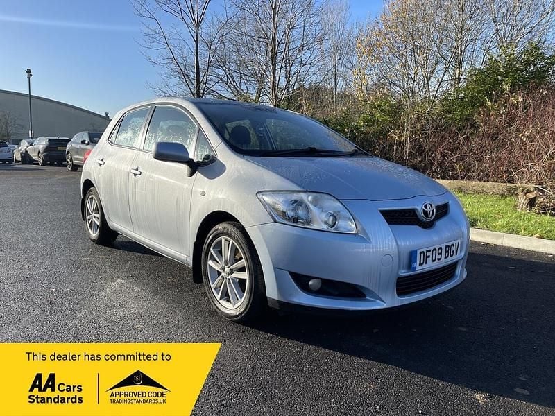 Blue Used 2009 Toyota Auris Hatchback | £4,990 (A bit pricey) - Image 1/4