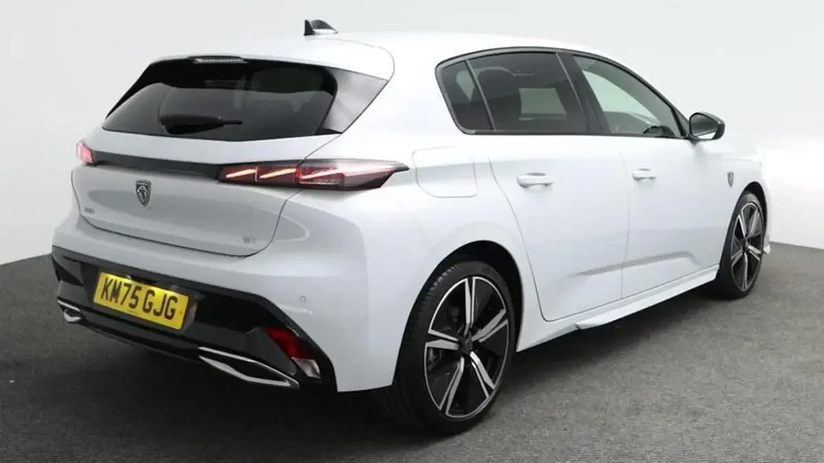 Used Peugeot 308 GT 143 HP (105 kW) 2025 White Hatchback