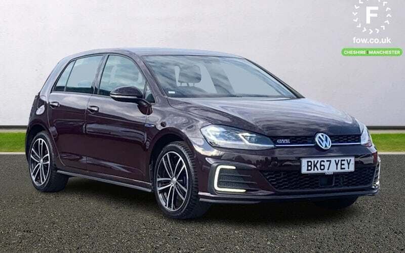 Used 2020 VW Golf VII GTE Hatchback | £14,199 (Good price) - Image 1/4