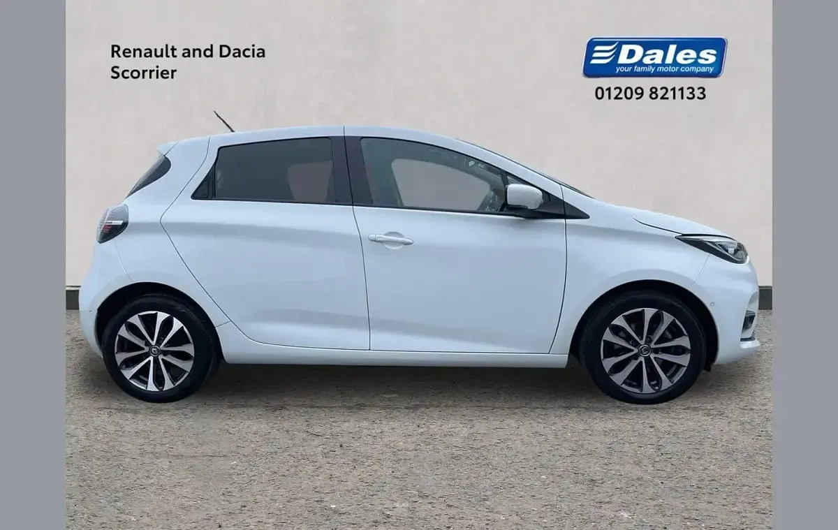 Used Renault Zoe GT-Line 100 kW (136 HP) 2022 White Hatchback