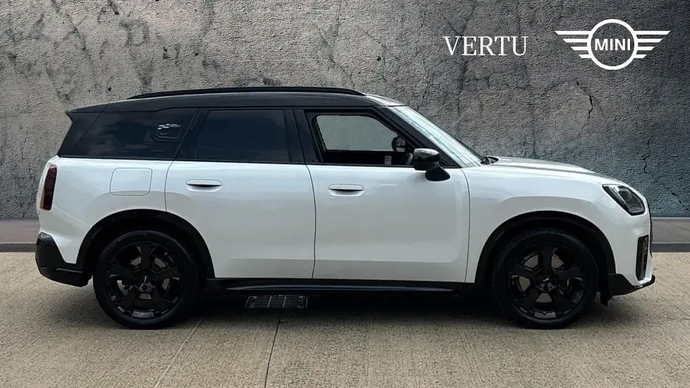 Used Mini Countryman Exclusive 218 HP (160 kW) 2024 White SUV