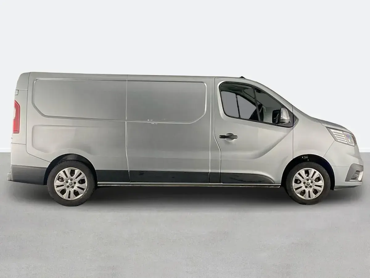 Used Renault Trafic 2023 Grey MPV