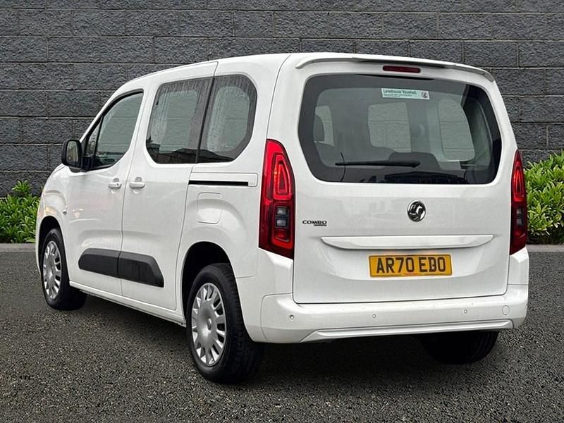 Used Vauxhall Combo Edition 110 HP (80 kW) 2021 White MPV