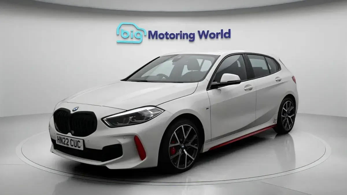 Begagnad BMW 128 261 HK (191 kW) 2022 Vit Halvkombi