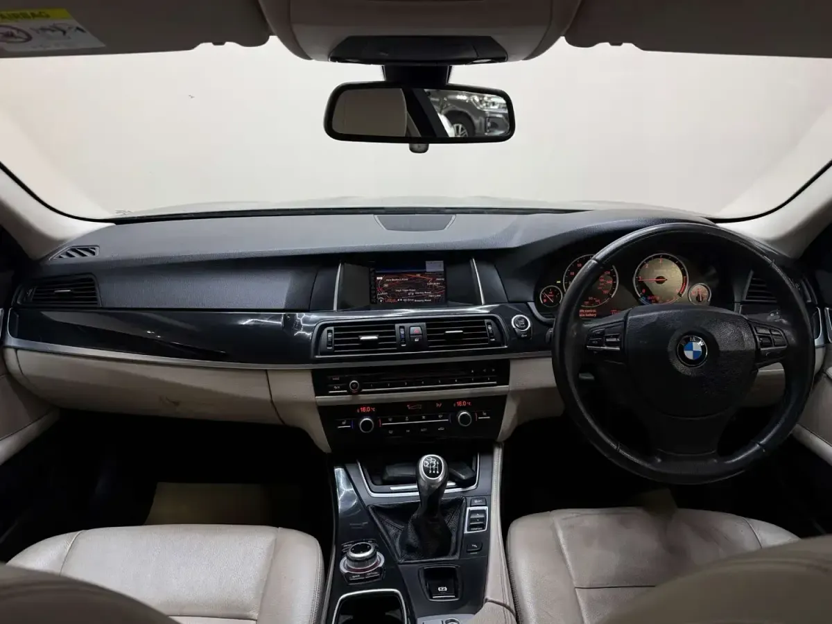 Usado BMW 518 Comfort Edition 2014 Negro Berlina