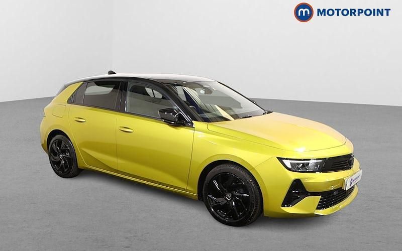 Used 2025 Vauxhall Astra Hatchback | £18,249 (Super price) - Image 1/4