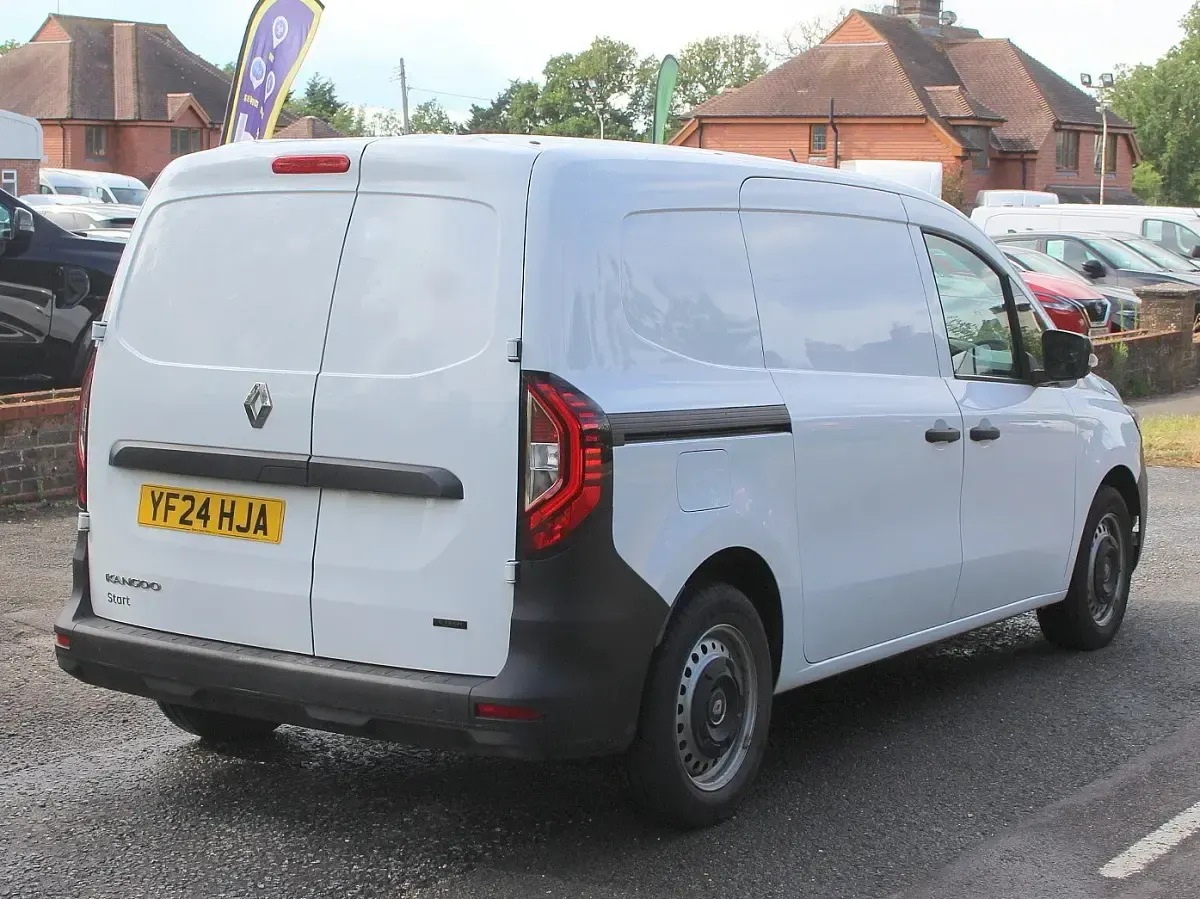 Used Renault Kangoo 89 kW (122 HP) 2024 White MPV