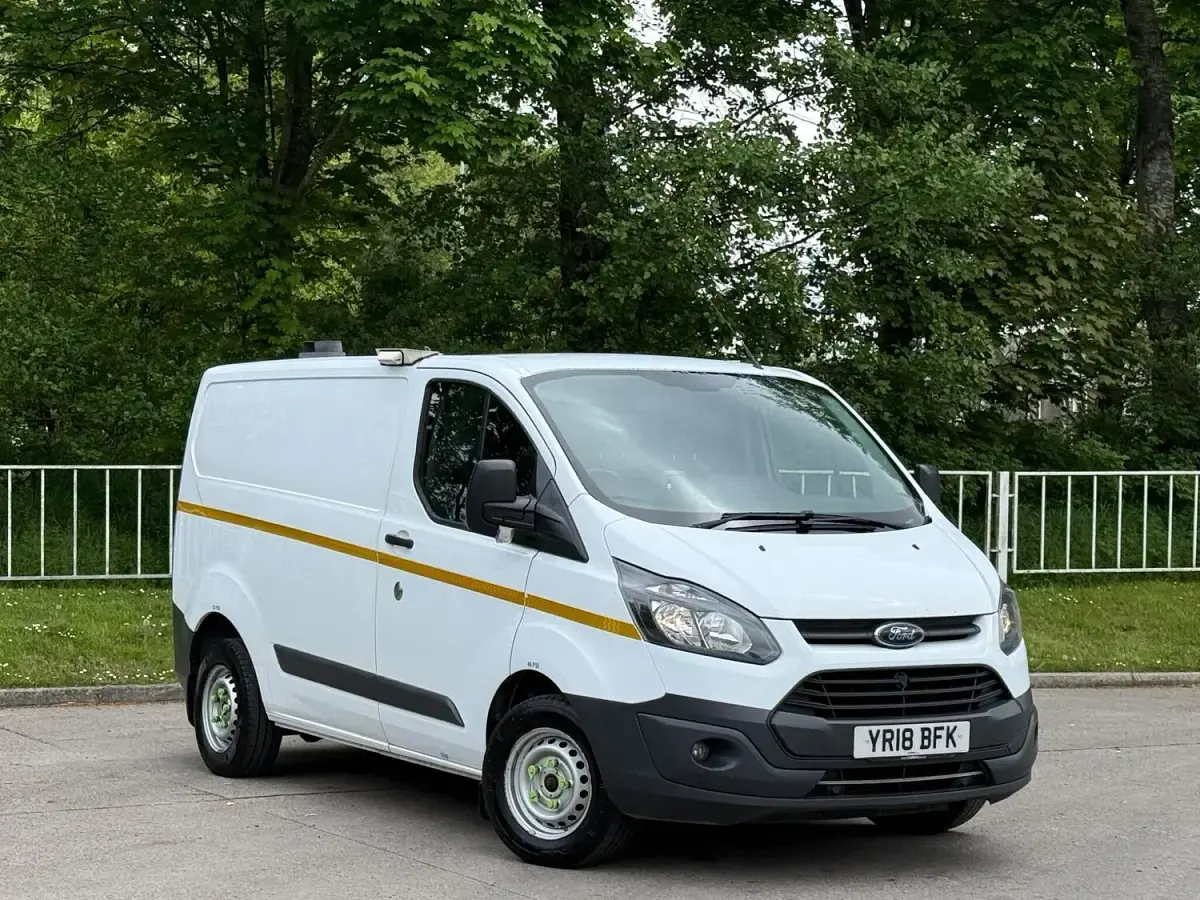 Used Ford Transit Custom 105 HP (77 kW) 2018 White Van