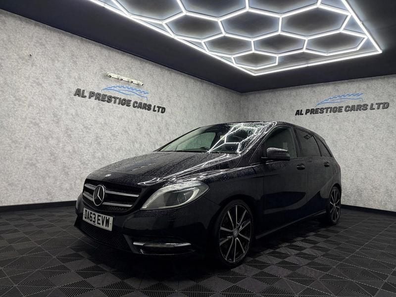 Black Used 2013 Mercedes B180 MPV | £4,999 (Fair price) - Image 1/4