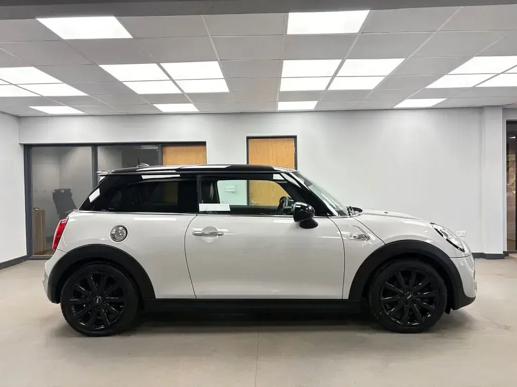Used Mini Cooper SD Hatch 170 HP (125 kW) 2017 Silver Hatchback
