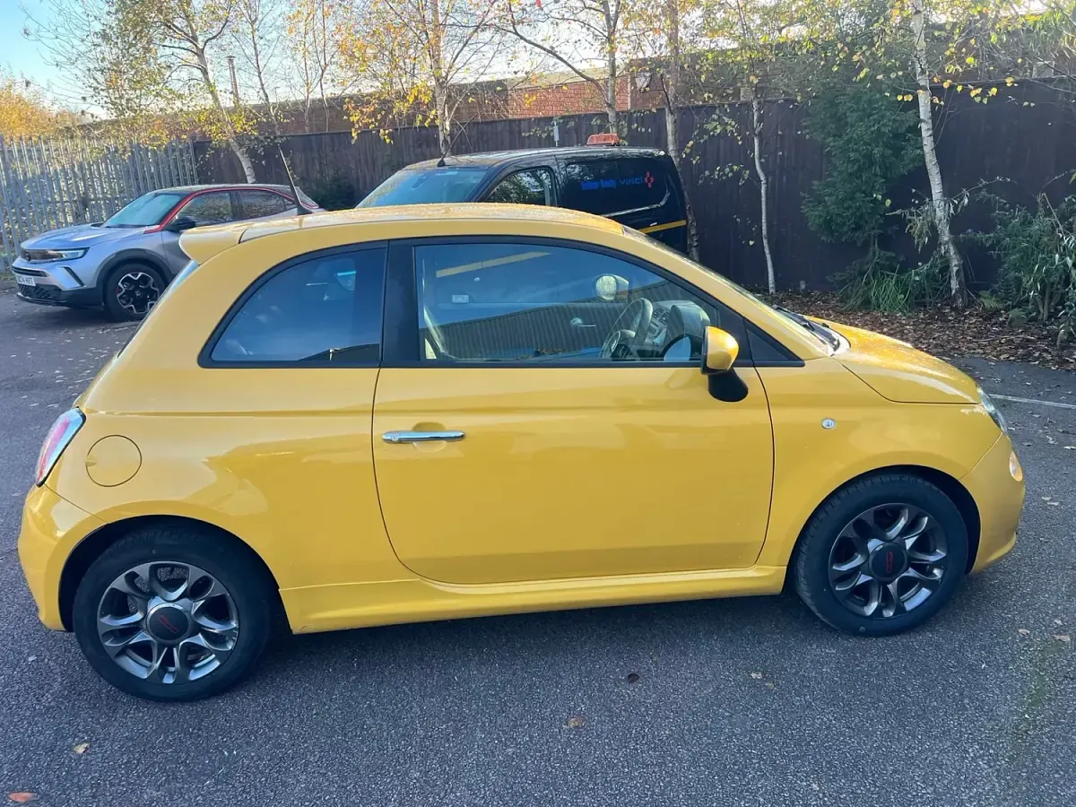 Usado Fiat 500 S 69 CV (50 kW) 2015 Amarillo Utilitario