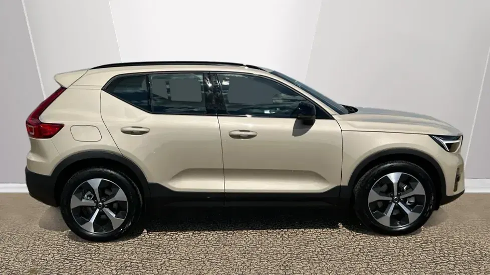 New Volvo XC40 Plus 163 HP (119 kW) 2026 Sand dune SUV