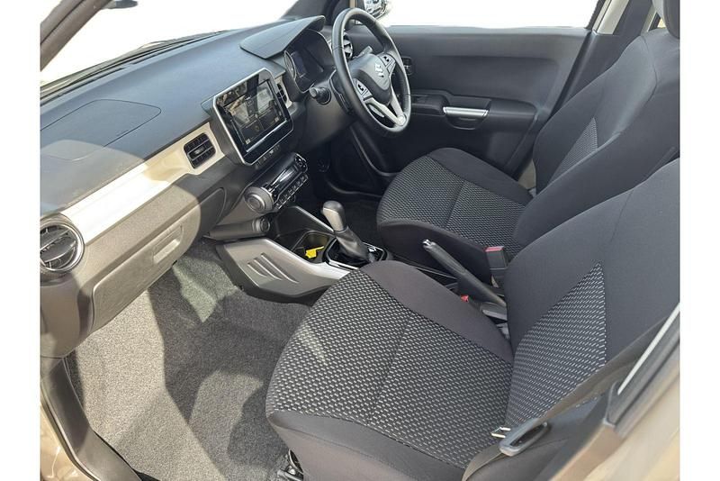 Used Suzuki Ignis SZ5 83 HP (61 kW) 2022 Caravan ivory Hatchback