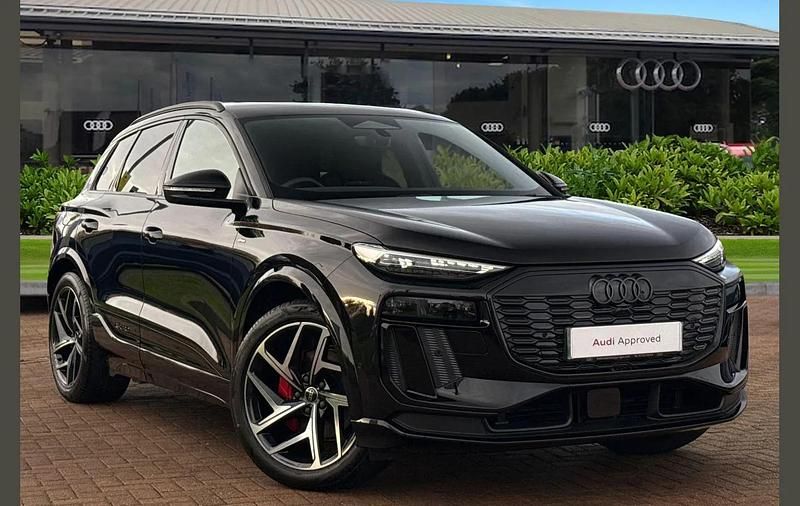 Black New 2025 Audi Q6 e-tron Performance SUV | £56,490 (Good price) - Image 1/4
