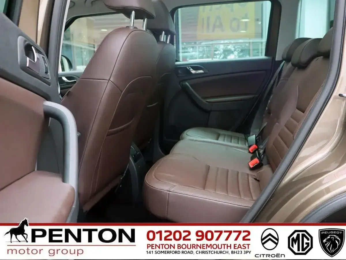 Used Skoda Yeti LAURIN & KLEMENT 150 HP (110 kW) 2016 Brown SUV