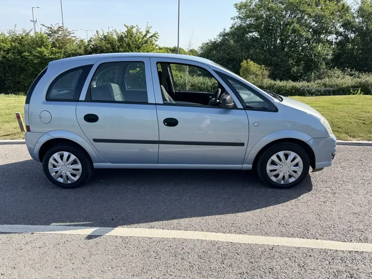 Used Vauxhall Meriva 2009 Blue MPV