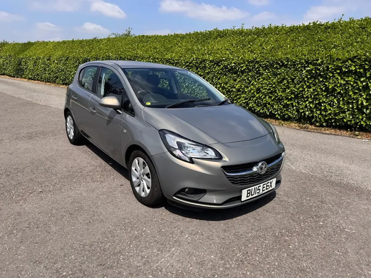 Used Vauxhall Corsa Design Edition 90 HP (66 kW) 2015 Brown Hatchback