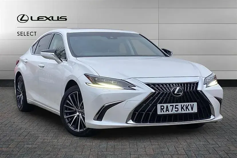 Used Lexus ES300H 218 HP (160 kW) 2026 Sonic white Sedan