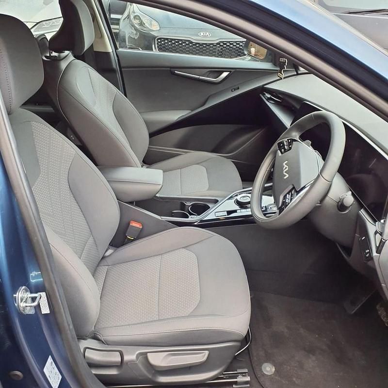 Used Kia Niro 147 kW (201 HP) 2024 Blue SUV