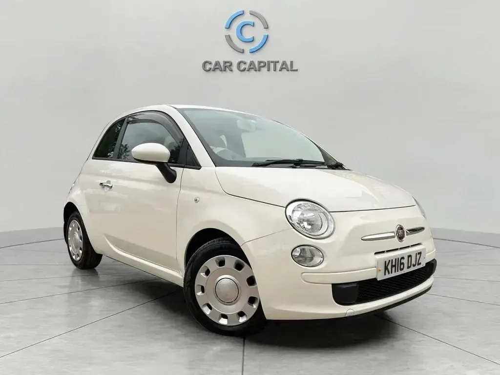 Gebraucht Fiat 500 Lounge 85 PS (62 kW) 2016 Weiß Kleinwagen