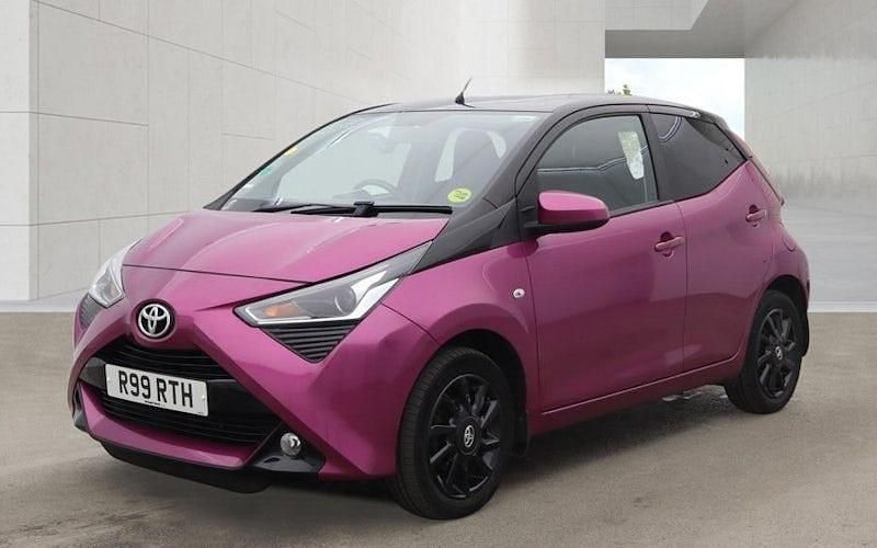 Used Toyota Aygo X-cite 72 HP (52 kW) 2019 Purple Hatchback
