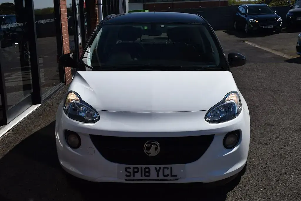 Used Vauxhall Adam S 70 HP (51 kW) 2018 White Hatchback