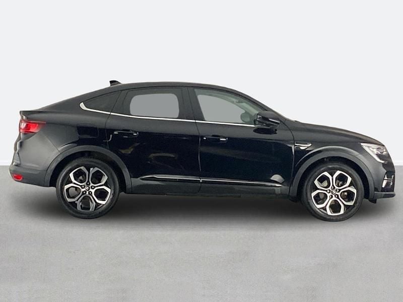 Begagnad Renault Arkana Version S 2023 Svart SUV