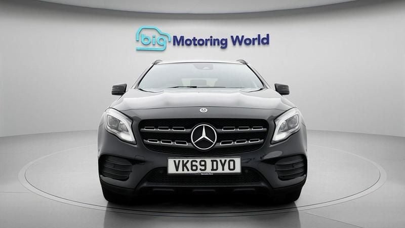 Used Mercedes GLA180 AMG line 122 HP (89 kW) 2019 Black SUV