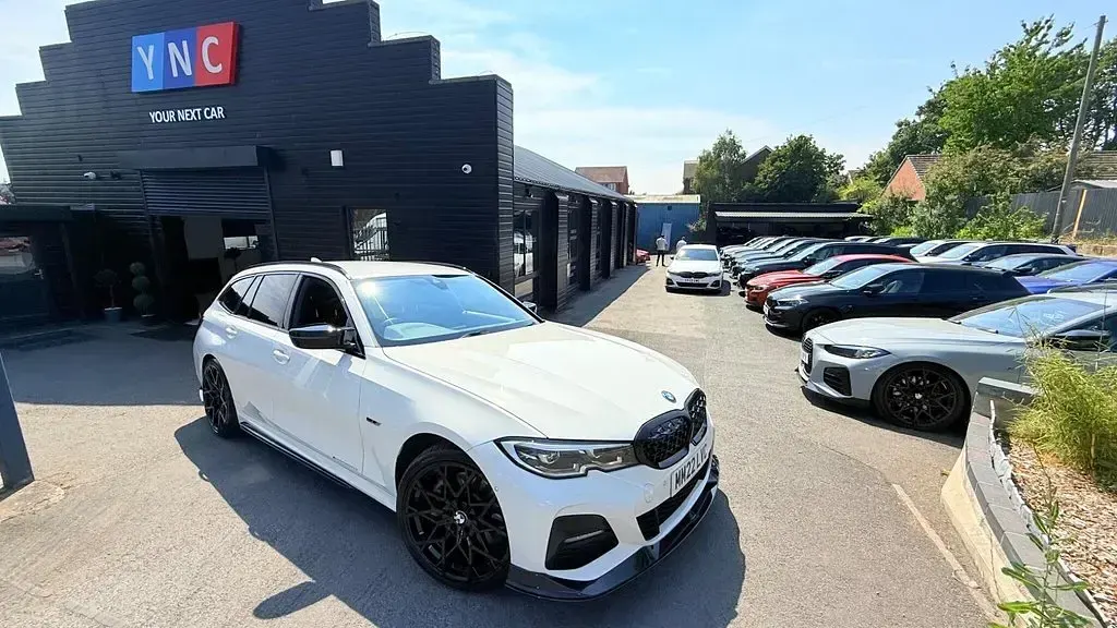Used BMW 330e M Sport 292 HP (214 kW) 2022 White Estate