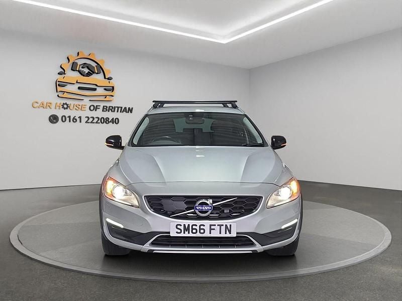 Used Volvo V60 CC 190 HP (139 kW) 2016 Silver Estate