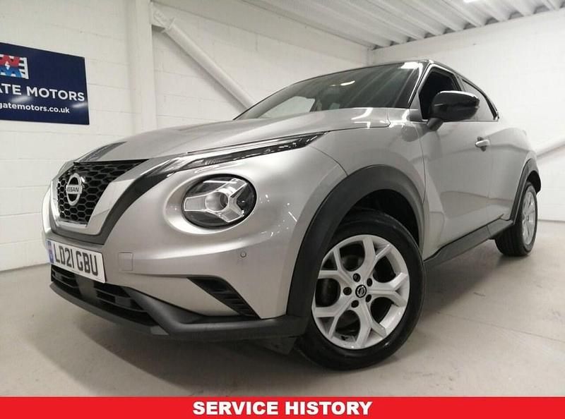 Used Nissan Juke N-Connecta 114 HP (83 kW) 2021 Silver SUV